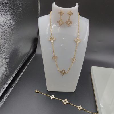 最新のゴールドカラーステンレス鋼の耳飾り ネックレス ブレスレットセット